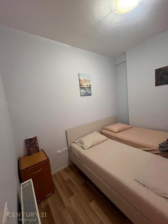 Apartment 2+1 for sale at Komuna e Parisit 295,000 €