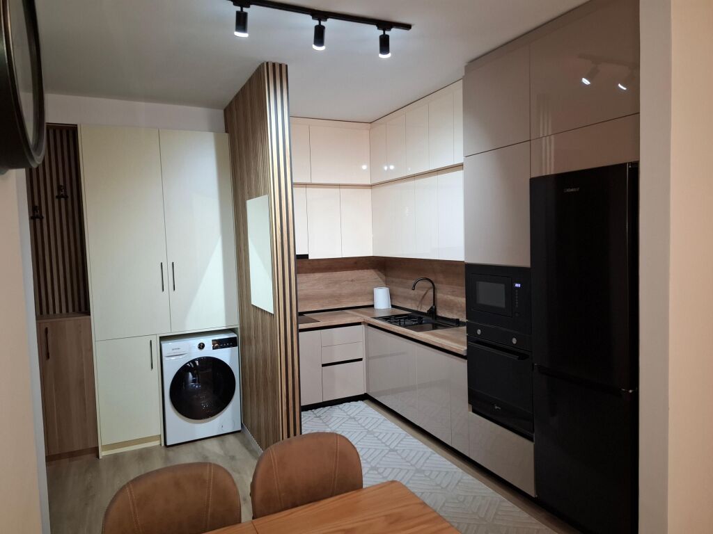 🏢Laprake,Kompleksi Aura, jepet me qera apartament 2+1,i mobiluar.  750Euro  
