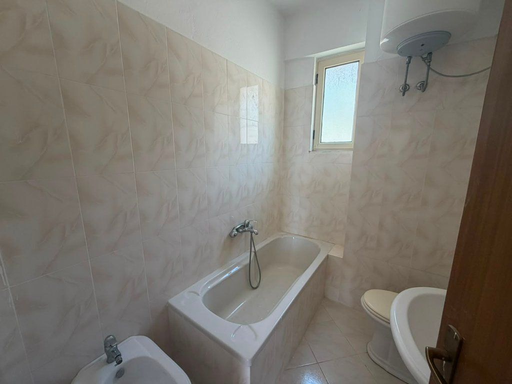Apartament 2+1+2 per shitje ne Sarande