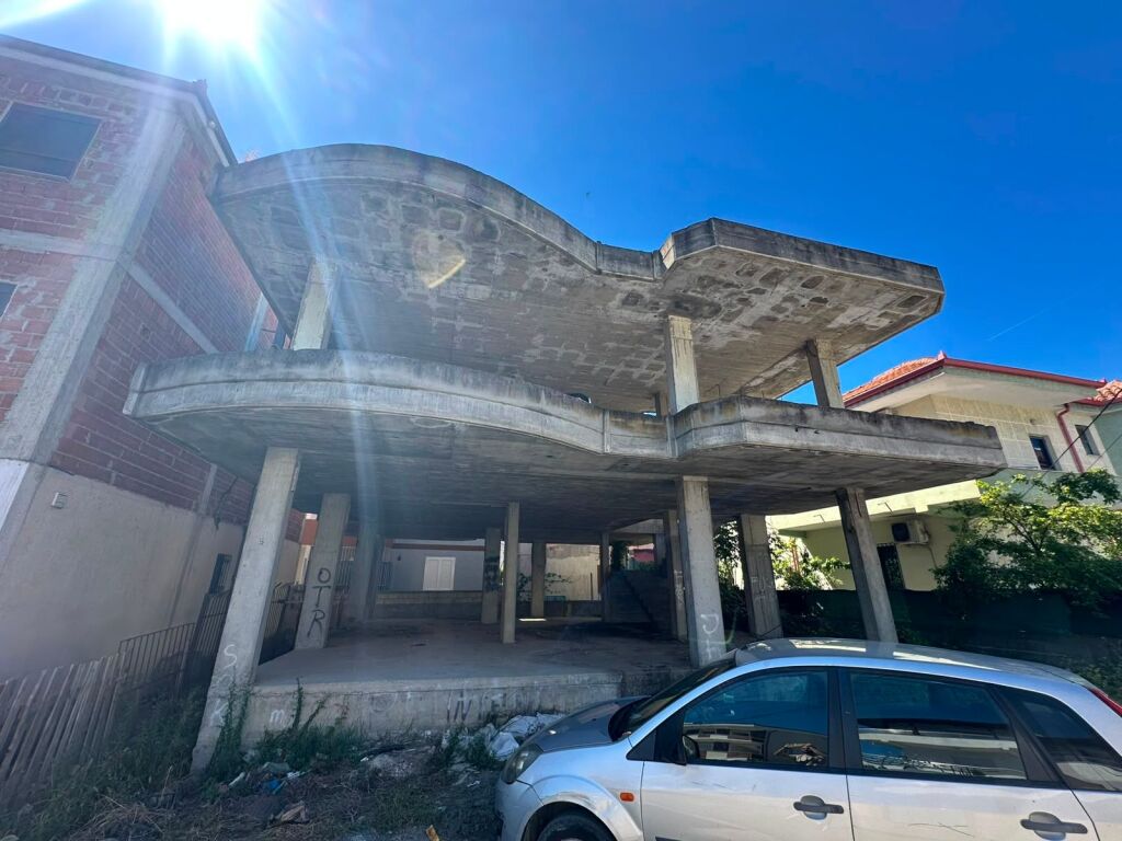 🏡 2-Storey Villa Karabina for Sale in Neighborhood 17, Durres
