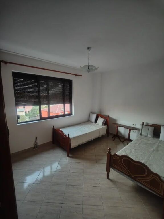 APARTAMENT ME QERA 2+1 KINOSTUDIO 55.000 LEKE FH-78887