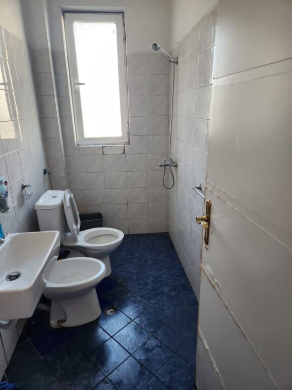 1+1,kat 4 ekzistues,rruga bardhy berryl,450 mije leke