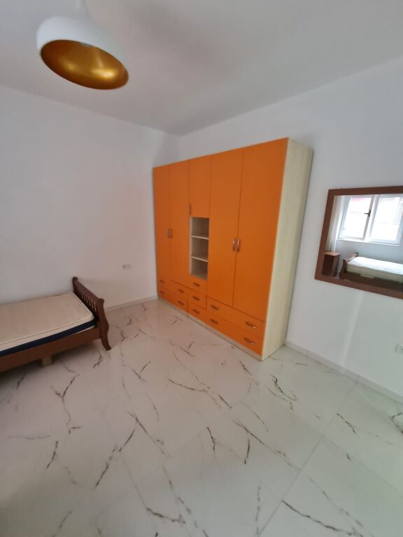 Qera | Vilë 1 + 1 | Kinostudio | 400 €/muaj
