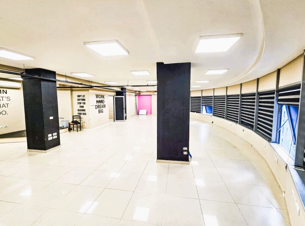 🏢Commercial Space for Rent with Area: 300 m² on Dibrës Street,