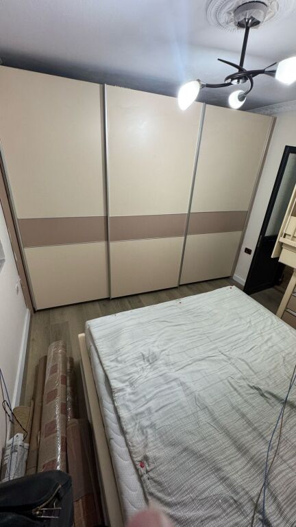 2+1,kat 1 pallat ekzistues,kinostudio,550 mije leke