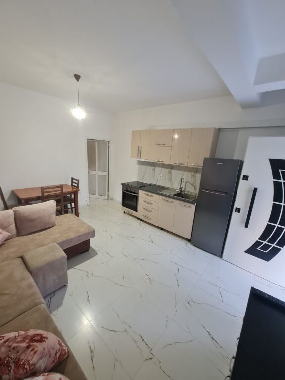 Qera | Vilë 1 + 1 | Kinostudio | 400 €/muaj