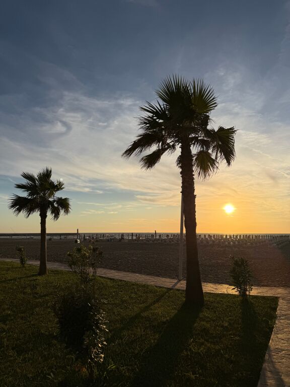 🌊 Shitet Apartament 1+1 📍Qerret, Prane Hotel Brilant