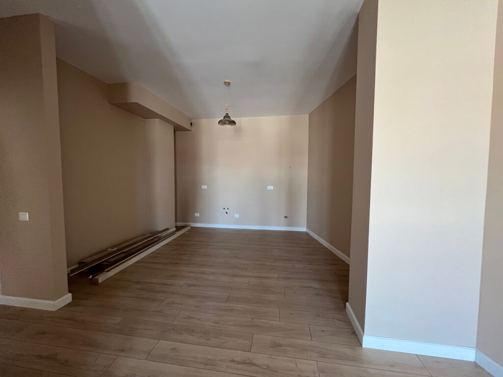 Shitet apartament 1+2 Porta e Re , Sauk