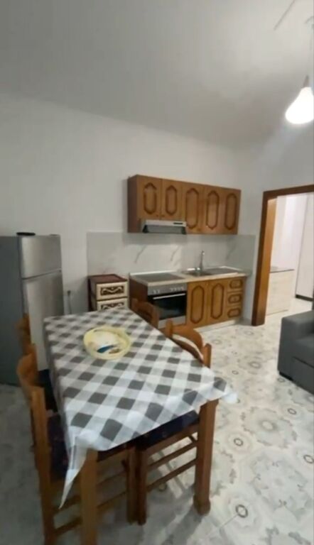 Rent | Shtëpi private 1 + 1 | Spitali Amerikan 2 | 400 €/month