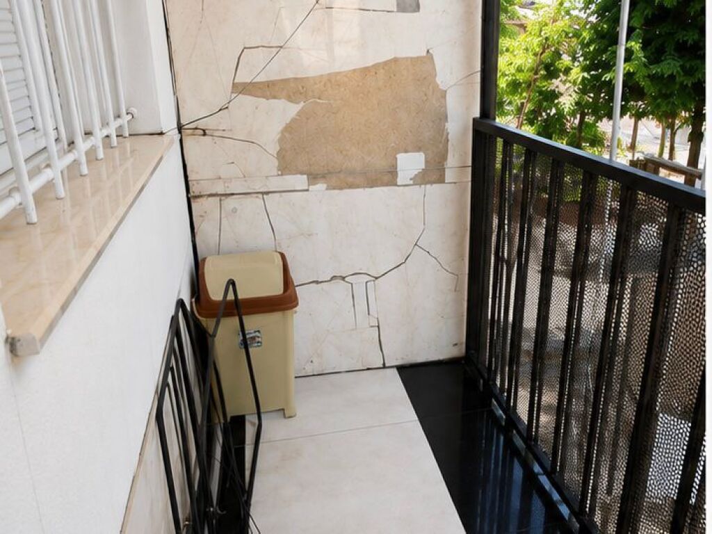 APARTMENT 1+1+BALCONY FOR SALE NEAR THE BIG RING, ALLIAS