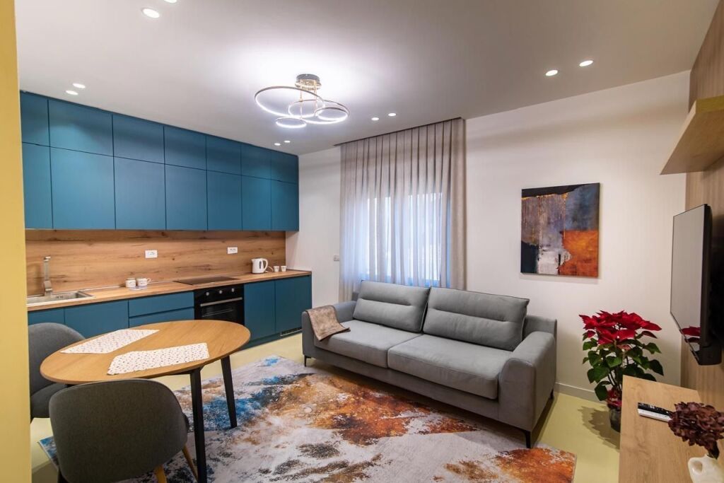 Super 1+1 apartment in the center of Tirana (near Flora cafe)