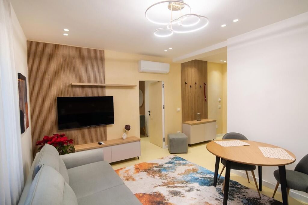Super 1+1 apartment in the center of Tirana (near Flora cafe)