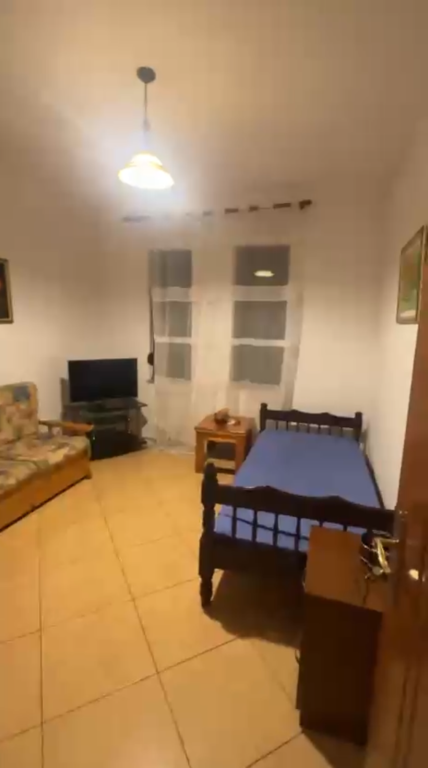 Apartament 2+1 per shitje Komuna e Parisit !