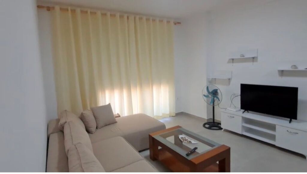 1+1,villa L2 astir,con parcheggio,450 euro