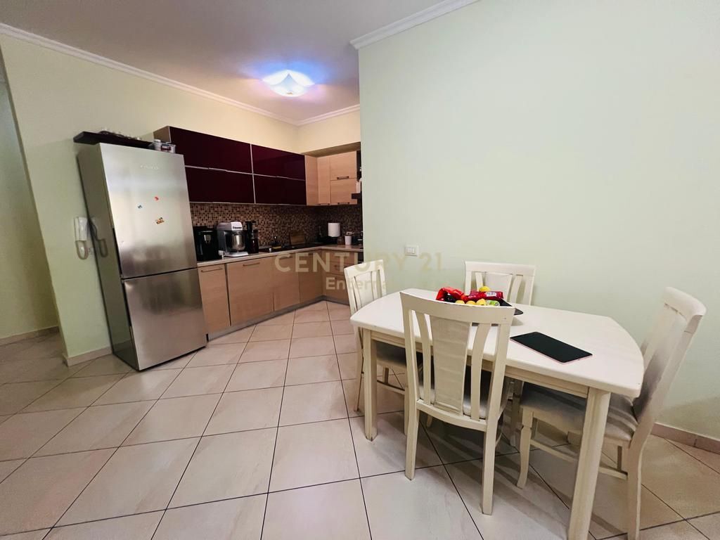 Apartament 2+1+2 Me Qira prane Ish ATSH 750 € /Muaj