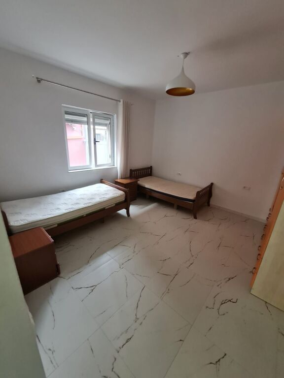 Qera | Vilë 1 + 1 | Kinostudio | 400 €/muaj