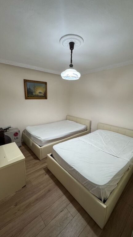 2+1,kat 1 pallat ekzistues,kinostudio,550 mije leke