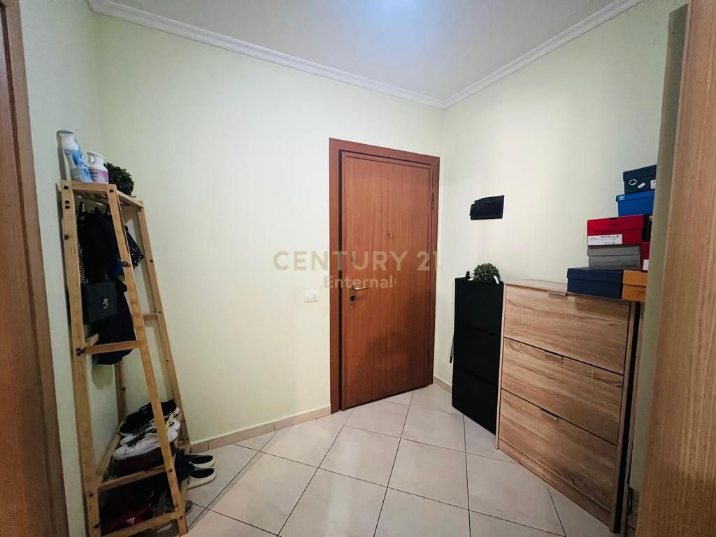 Apartament 2+1+2 Me Qira prane Ish ATSH 750 € /Muaj