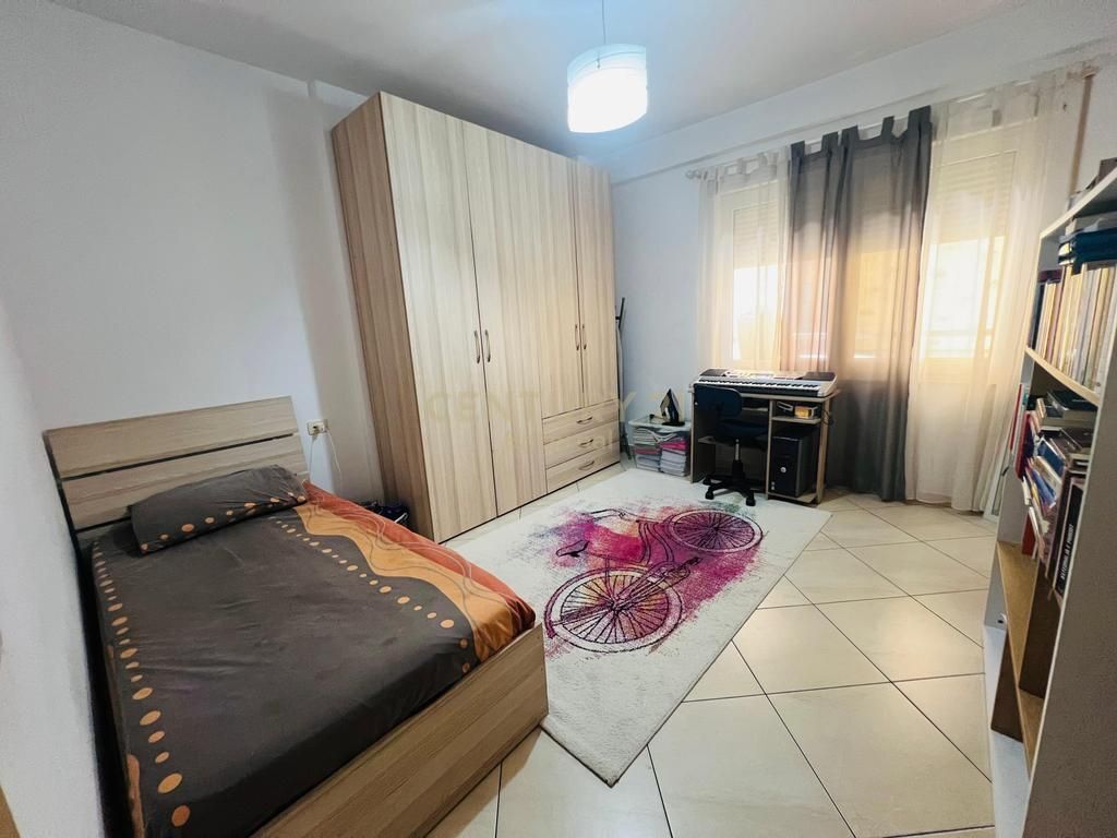 Apartament 2+1+2 Me Qira prane Ish ATSH 750 € /Muaj