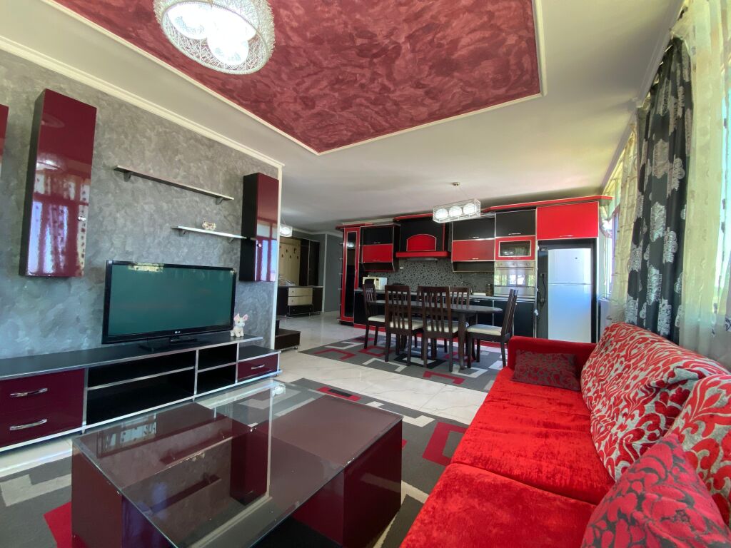 🏡 Jepet Apartament 2+1 te ish Tregu Elektrik, Tiranë