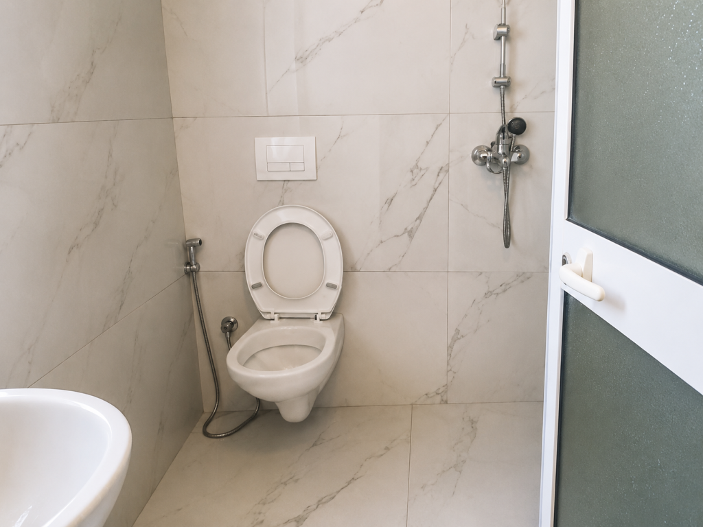APARTMENT 1+1+BALCONY FOR SALE NEAR THE BIG RING, ALLIAS