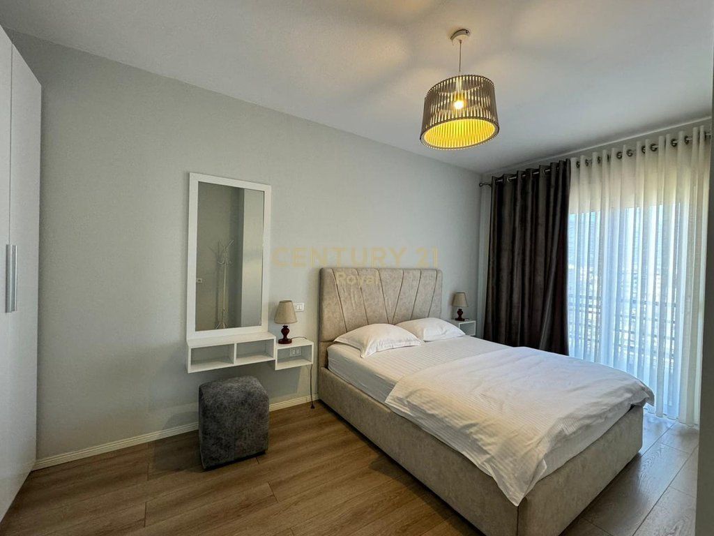 Appartamento 2+1 in affitto vicino al Liceo Petro Nini Luarasi, Tirana - 81m²