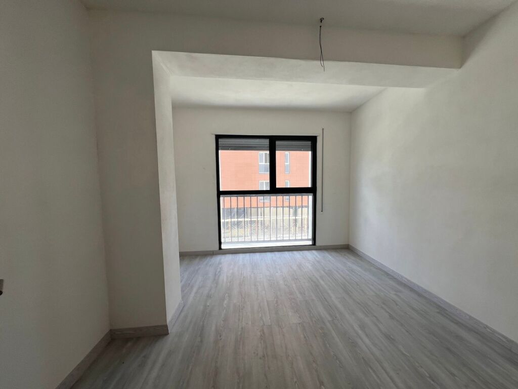 Apartamen 2+1+2 me qera