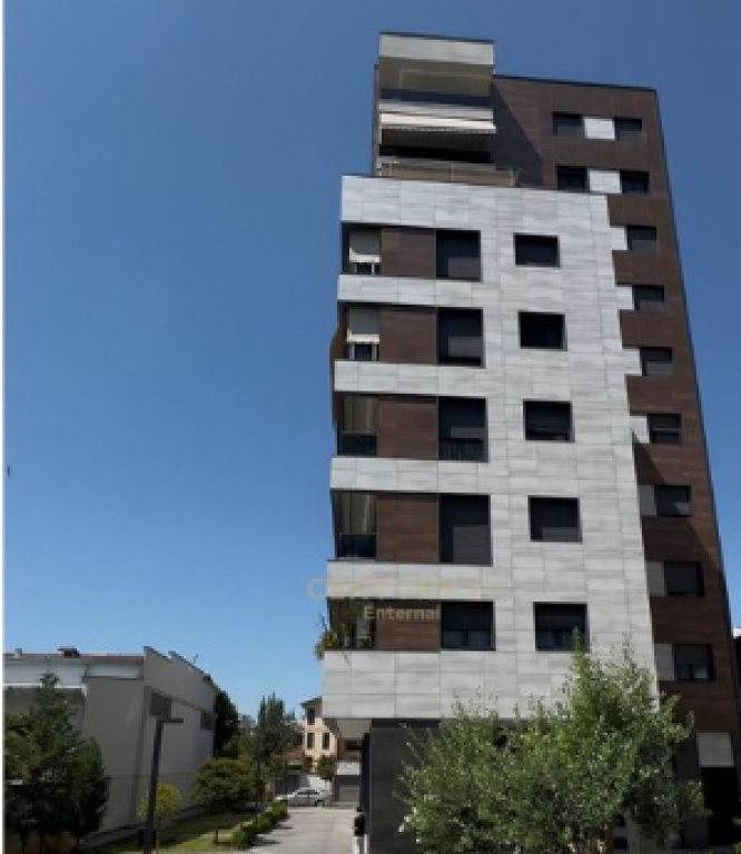 Pazari I Ri - Commercial Space for Rent 27m Floor 0 Building from 2025 Near the Red School