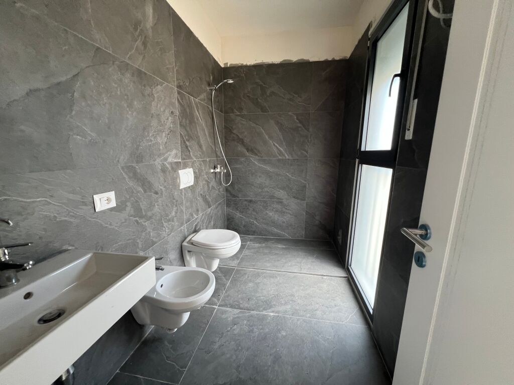 Qera, Apartament 2+1+2 Bulevardi i Ri