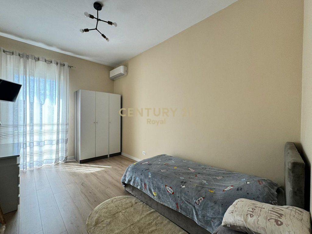 Appartamento 2+1 in affitto in Via Barricate, Tirana - 800€ | 75 m²