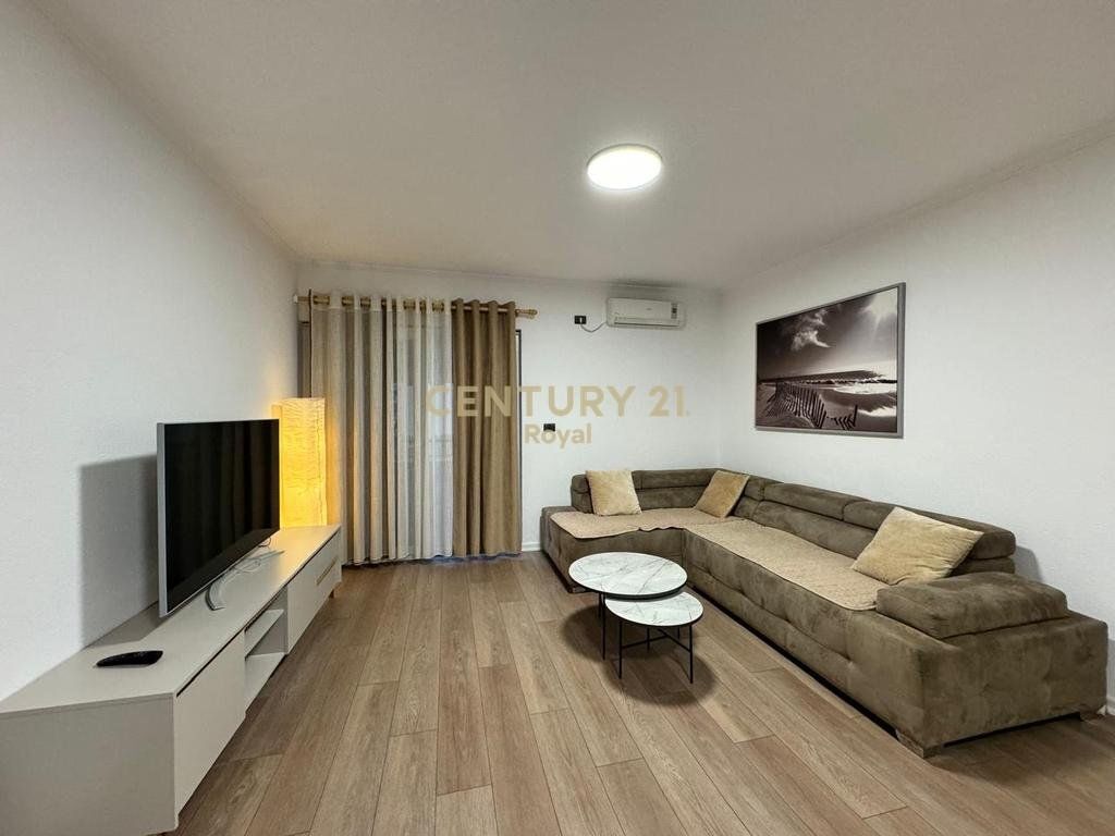 Jepet me qira apartament 2+1+2 plus post parkimi ne Rrugen e Kosovareve