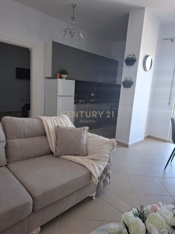 JEPET ME QIRA APARTAMENT 1+1 PLAZH ILIRIA (500 MIJ LEKE)!
