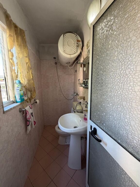 Apartament 1+1 me qira prane Shkolles se Bashkuar