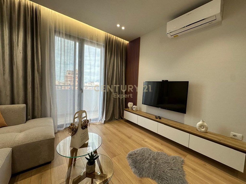 APPARTAMENTO 2+1+2+POSTO AUTO VICINO A SPAK 800 € /Mese
