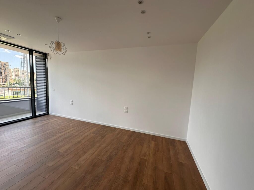 🏢 Jepet me Qira Apartament 2+1 + Post Parkimi 📍 Rruga e Kosovarëve, Rezidenca Lake View