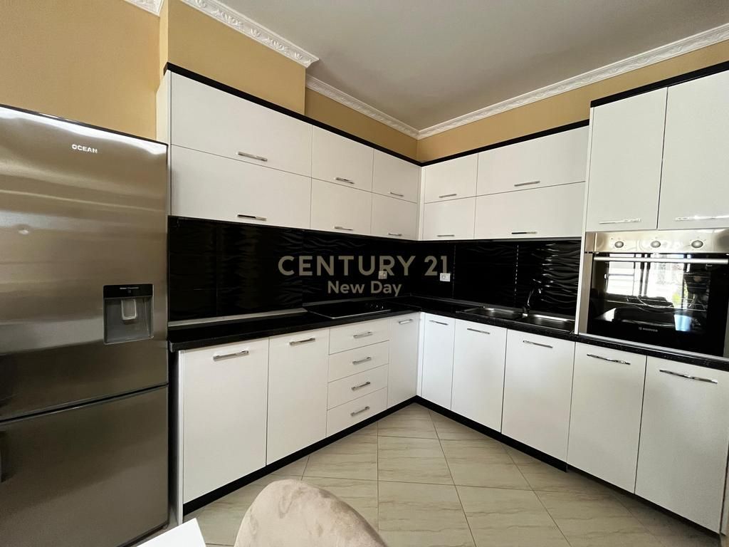 Apartament 2+1 Me Qira te UKD Durrës - 500€ | 93 m²