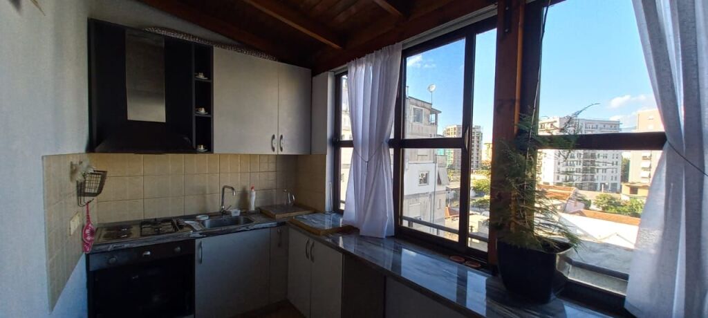 Apartament me Qira 2+1 - Përballë Universitetit Zoja e Këshillit të Mirë