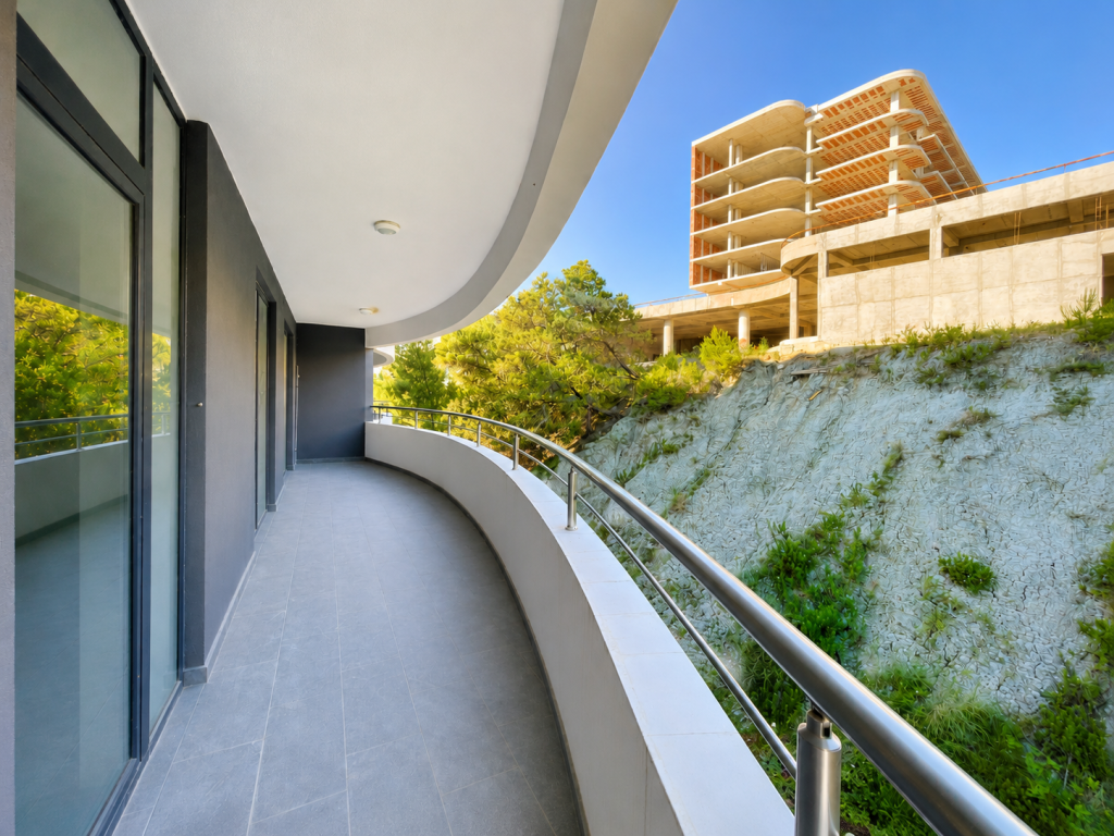 Shitet Apartament 2+1 me Pamje Deti në Currila, Durrës