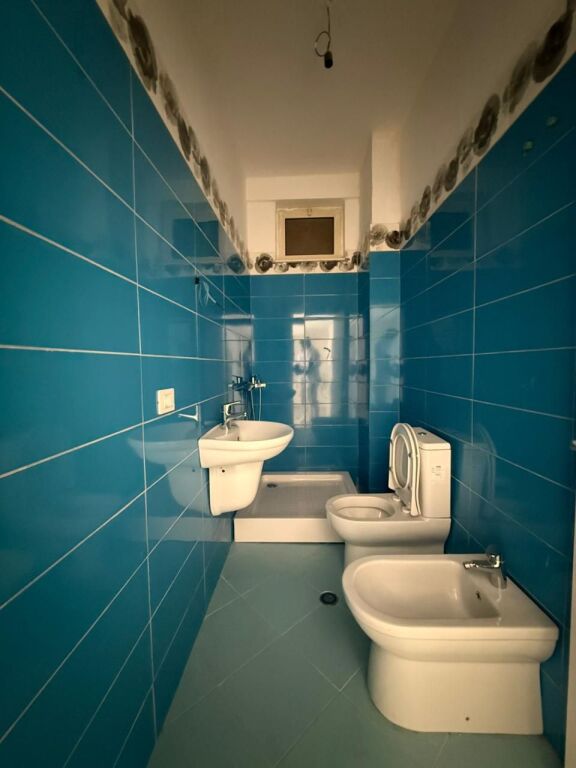 Shitet Apartament 2+1 pranë Ish-URT, ngjitur me KMY