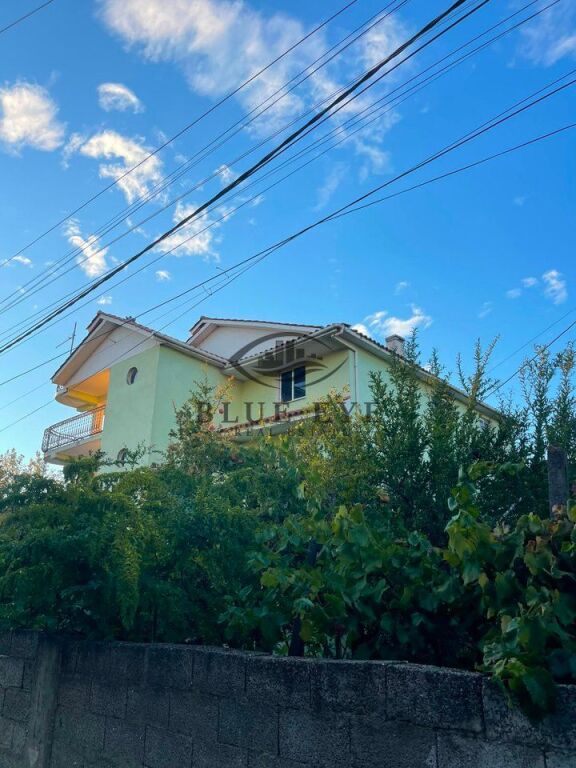 Villa for Sale 3+1, 3 Floors + garage and workspace, Durres Hospital