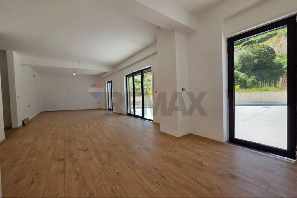 Apartament - Për Shitje - Kodra e Diellit 2, Tiranë(ID: 530191006-1135)