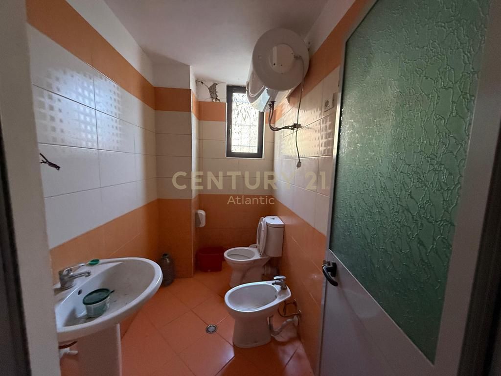 🏢 Commercial Unit for Sale 348.85m² at the Beach, Durrës – Possibility to Divide into 2 Parts and Sell.