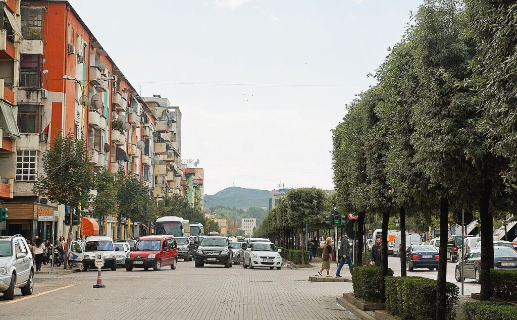 🏙️Dyqan Premium në Shitje te Bulevardi Zogu I, Tiranë📍