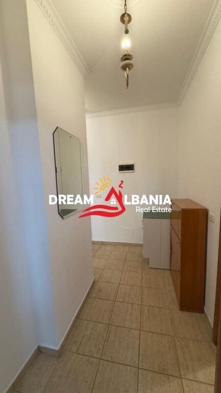 Apartment 1+1 for Rent near the Market in the Center of Tirana (42111606) f