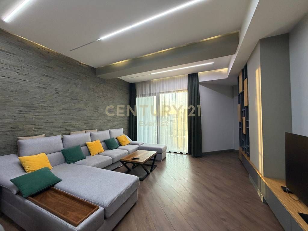SQUARE 21, SELLING APARTMENT 2+1+2