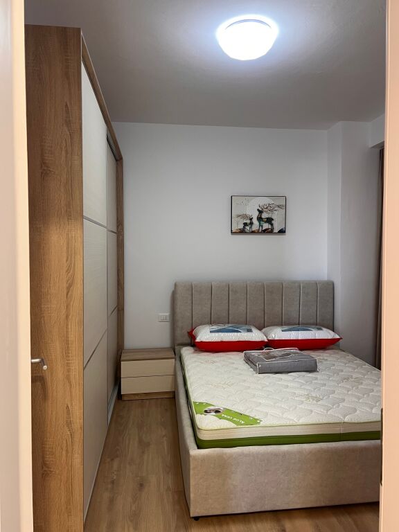Affittasi 2+1+1 COMPLESSO AURA Via Dritan Hoxha 750€
