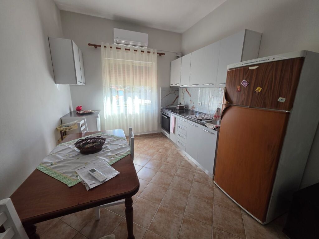 Jepet me qera Apartament 1+1 ne Misto Mame