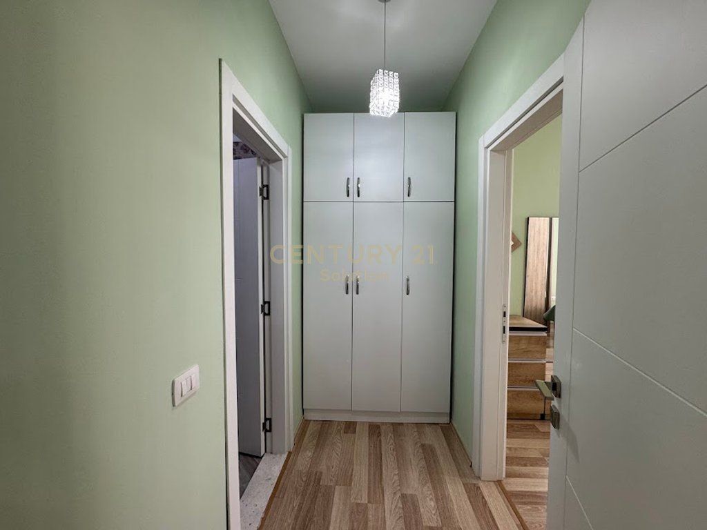 APARTAMENT 1+1 PER QIRA PRANE TOPTANIT!