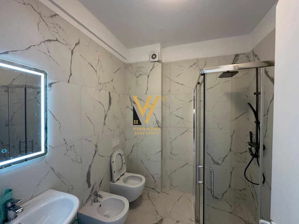 JEPET APARTAMENT 1+1+BLK ME QIRA TEK UNIVERS CITY 450 EURO