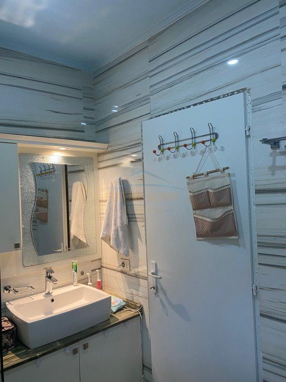 Title Shitet, Apartament 3+1+2, Pastiçeri Melisa, Fresku, Tiranë